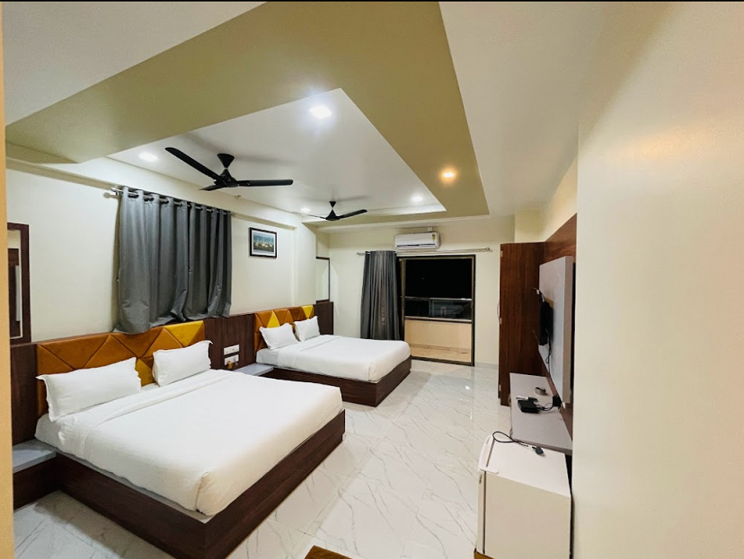 Suyash Palace Lodge | Twin King Room With Balcony